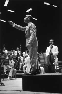 Leinsdorf als Dirigent 1963 - copyright Lisl Steiner